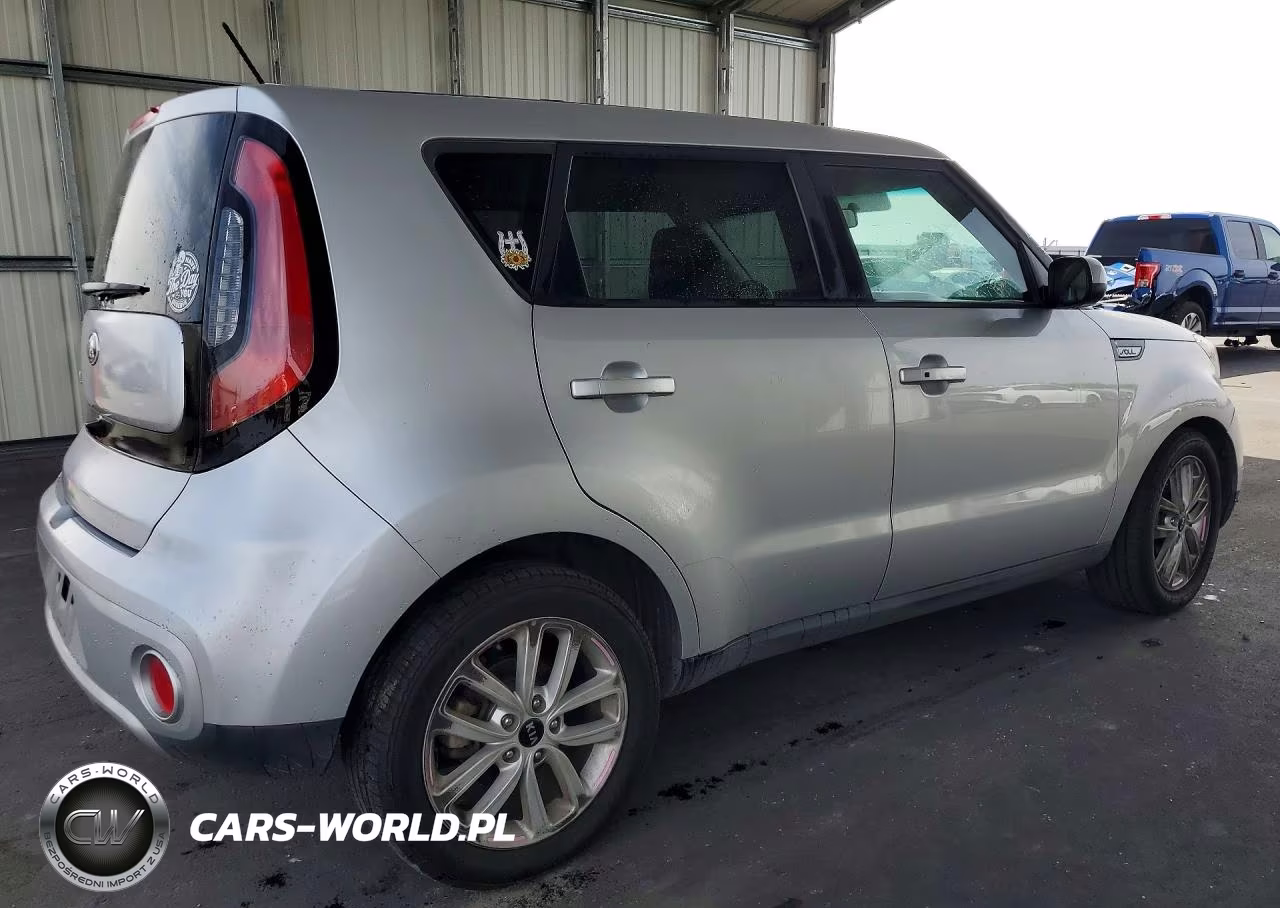 2017 Kia Soul + VIN:KNDJP3A50H7463254 - 3