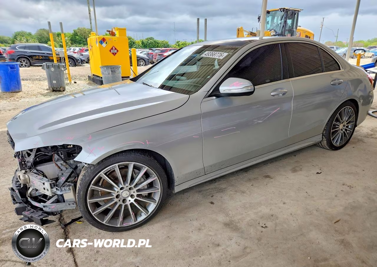 2015 Mercedes-Benz C 300 – zdjęcie 1 z 13