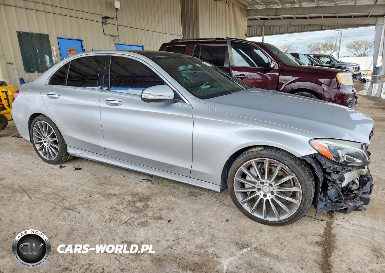 2015 Mercedes-Benz C 300 VIN:55SWF4JB1FU075976 - 4