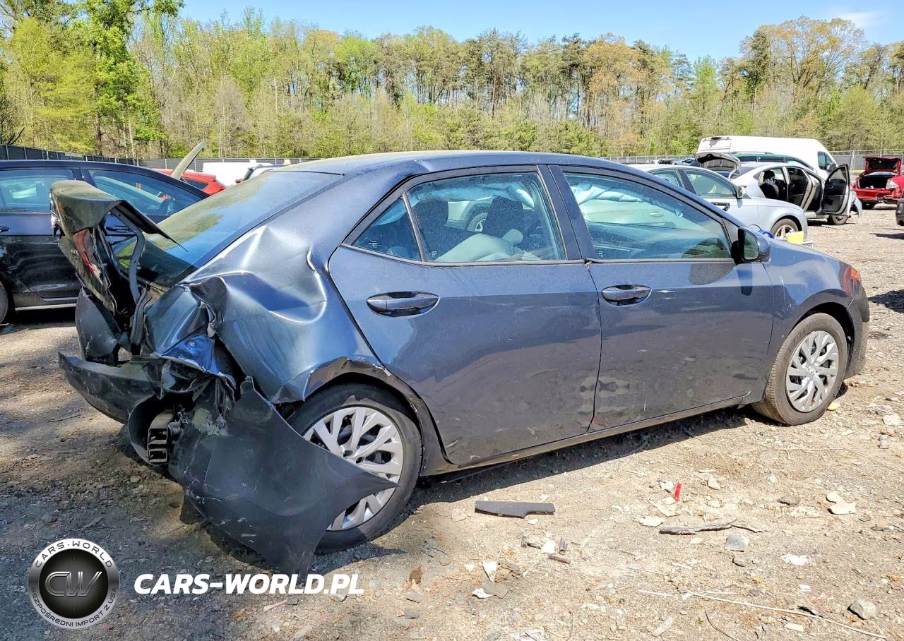 2019 Toyota Corolla Le VIN:2T1BURHE1KC138303 - 3