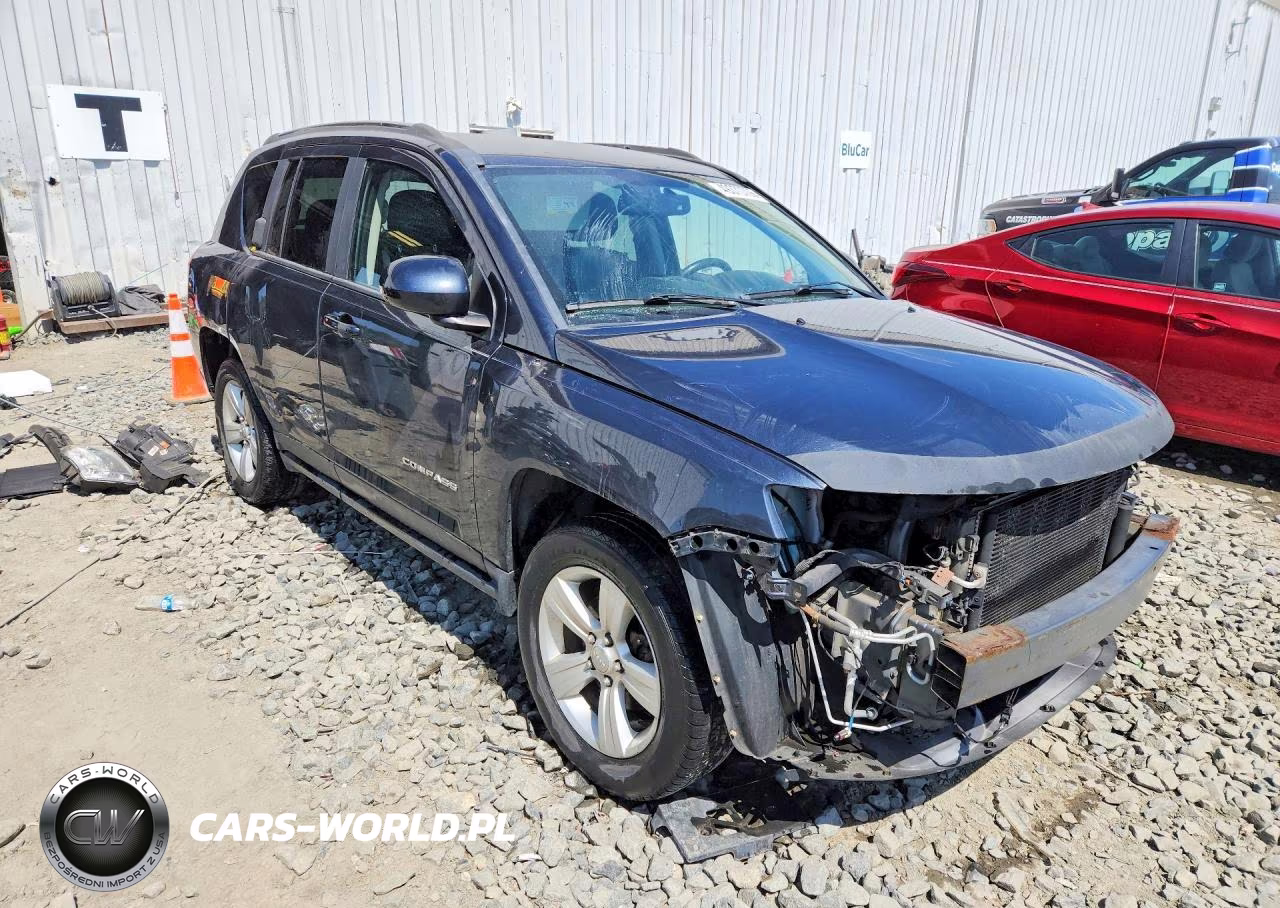 2014 Jeep Compass Latitude VIN:1C4NJDEB4ED816178 - 4