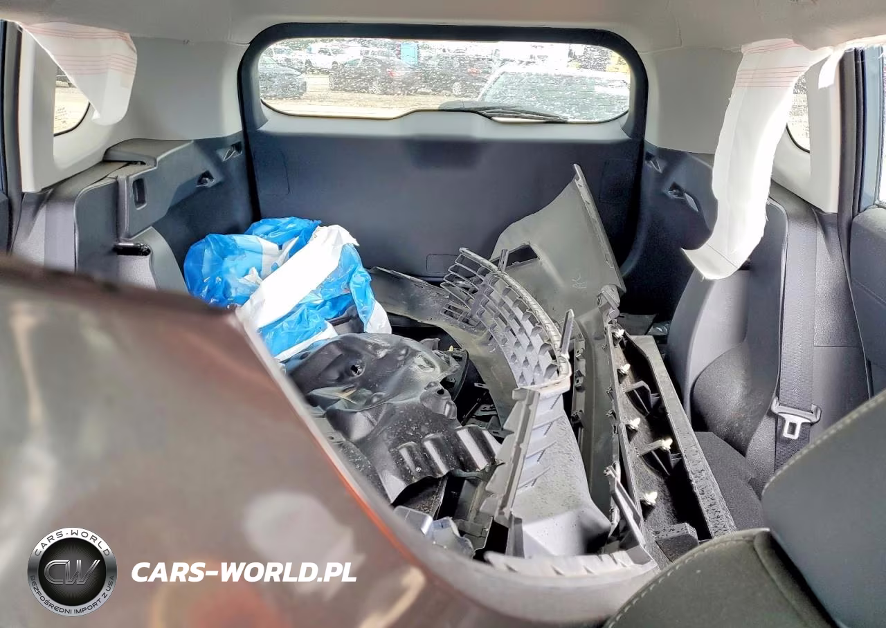 2025 Toyota Corolla Cross Xle VIN:7MUEAAAG2SV149651 - 10