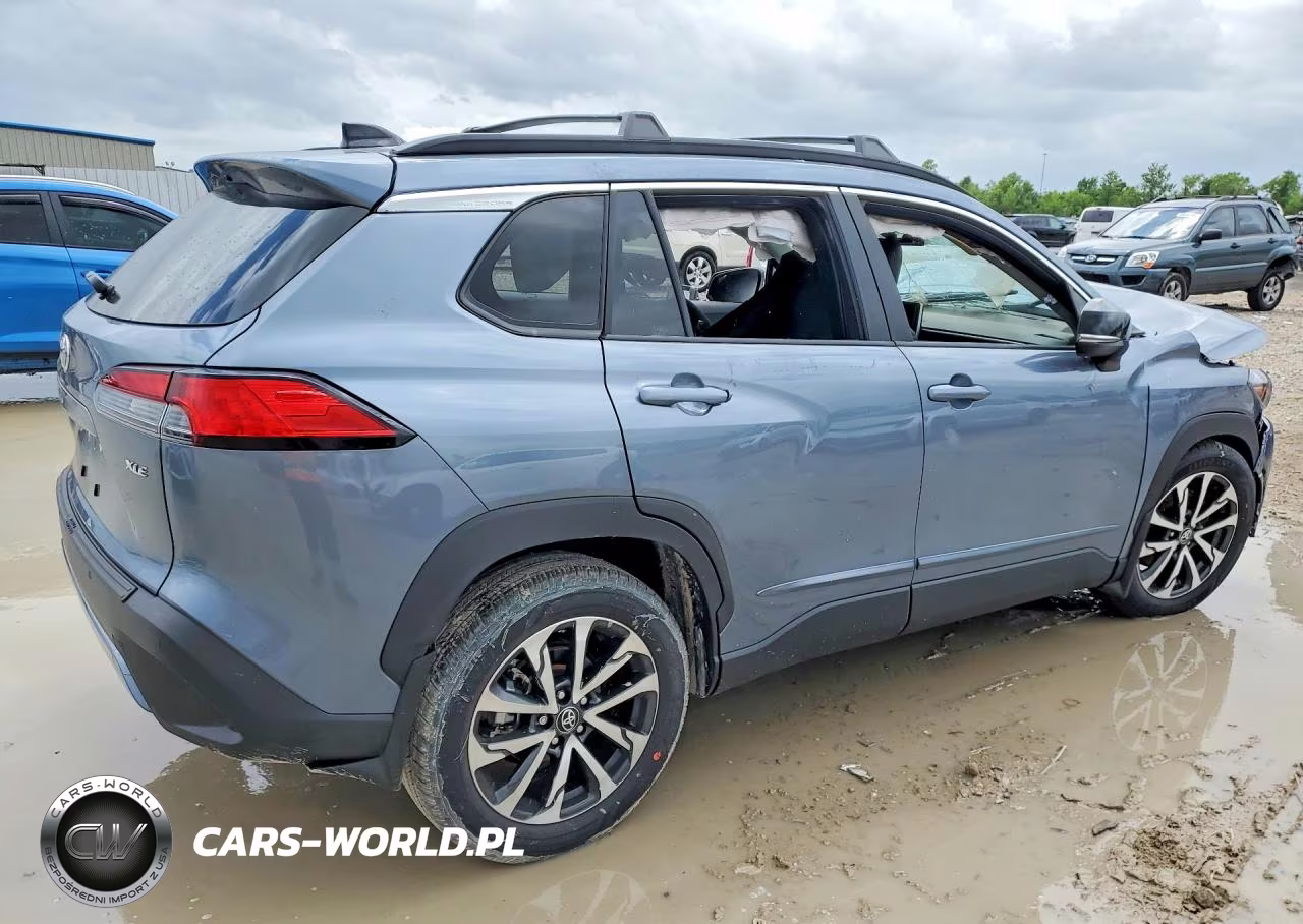 2025 Toyota Corolla Cross Xle VIN:7MUEAAAG2SV149651 - 3