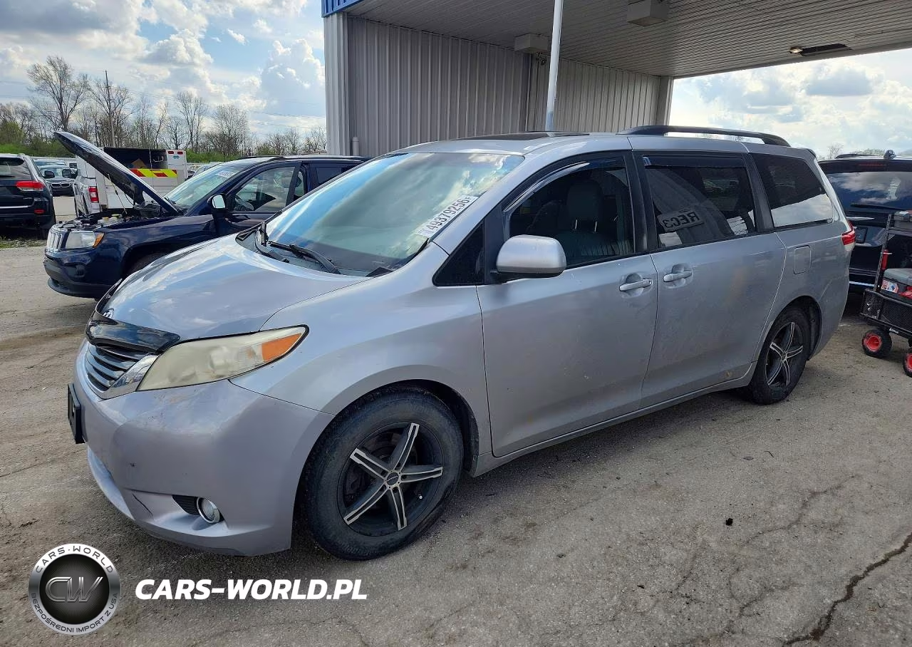 2012 Toyota Sienna Xle 8-Passenger