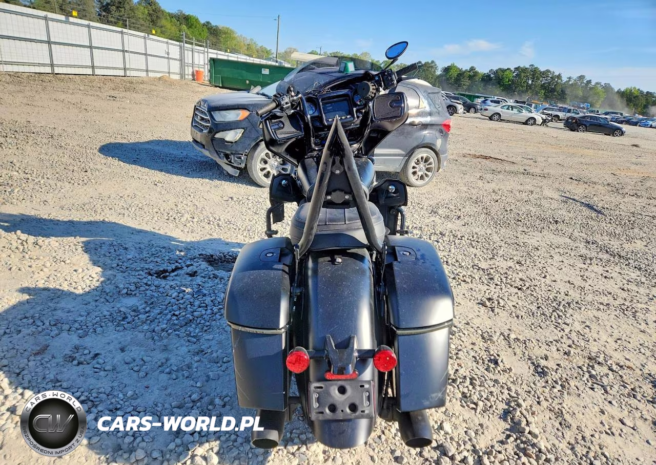 2021 Indian Motorcycle Co. Roadmaster Dark Horse VIN:56KTKDBB2M3398906 - 4