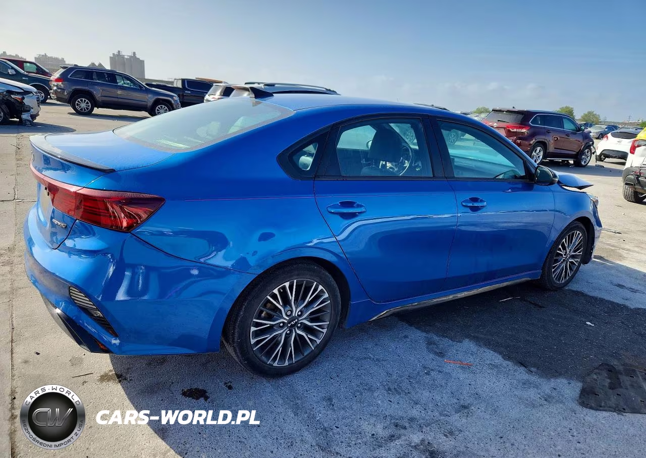 2023 Kia Forte Gt Line VIN:3KPF54ADXPE688899 - 3