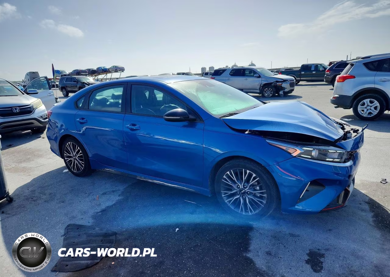 2023 Kia Forte Gt Line VIN:3KPF54ADXPE688899 - 4