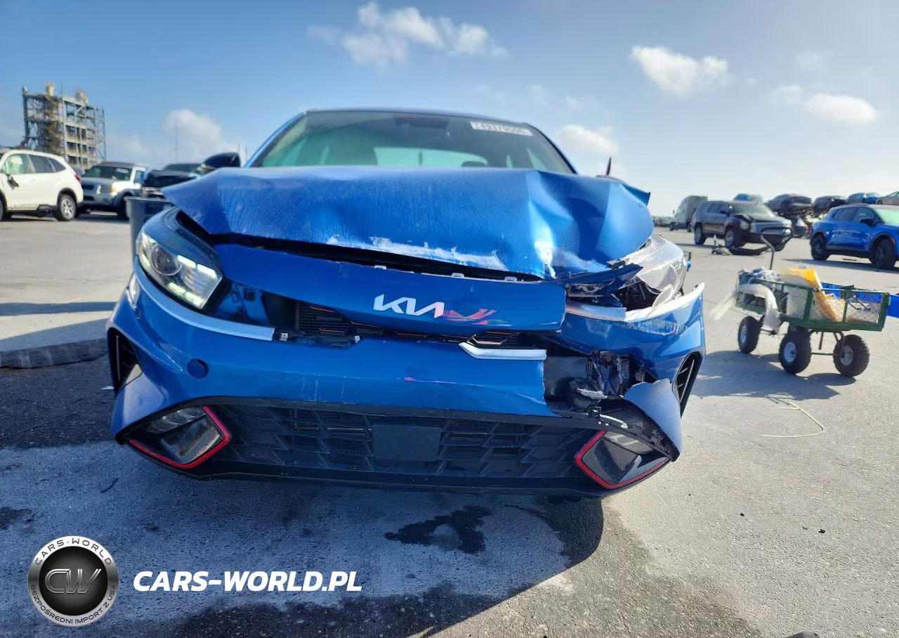 2023 Kia Forte Gt Line VIN:3KPF54ADXPE688899 - 5