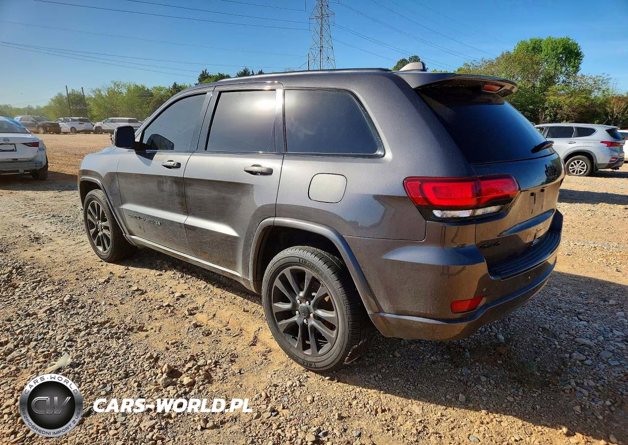 2018 Jeep Grand Cherokee Laredo VIN:1C4RJFAG6JC103572 - 2