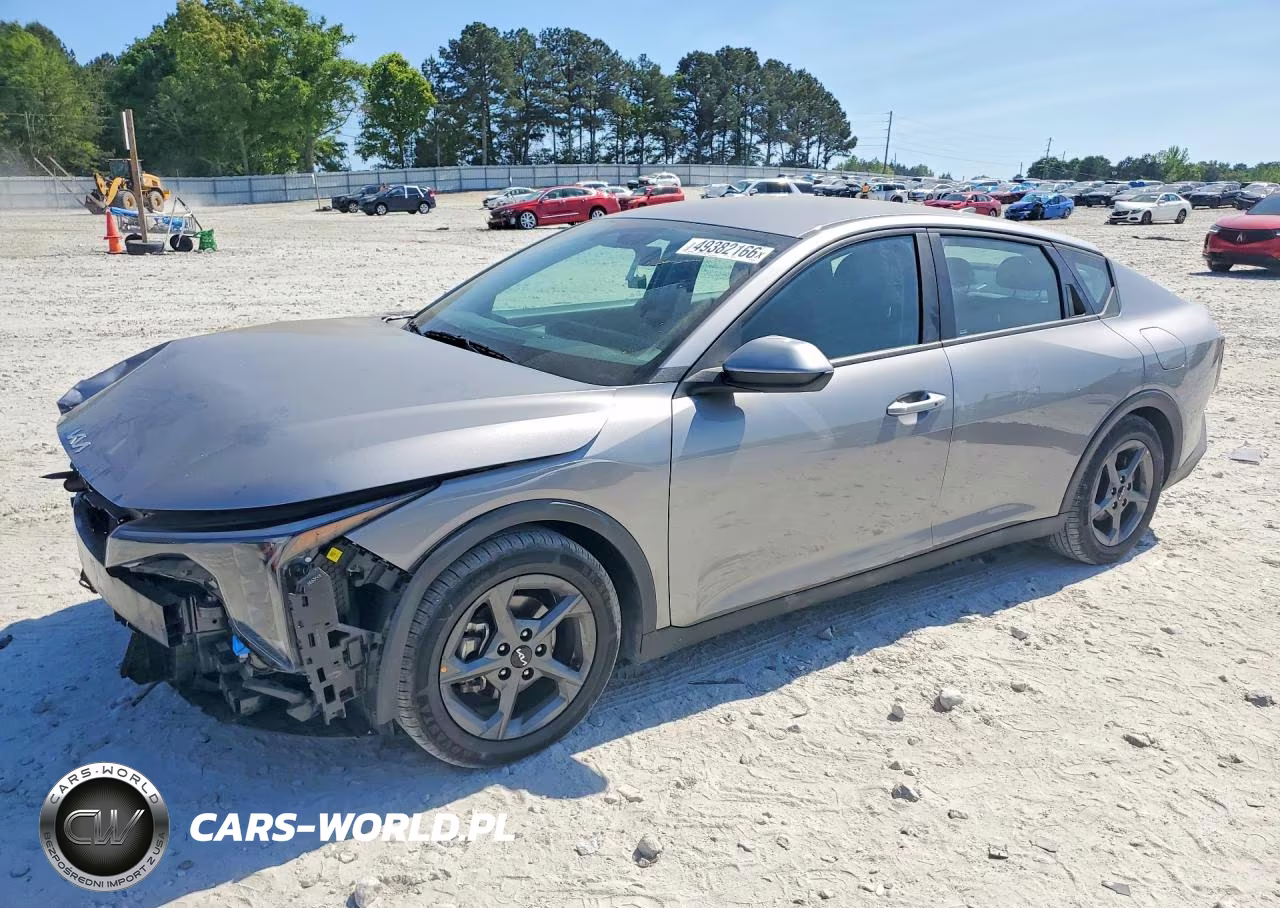2025 Kia K4 Lxs – zdjęcie 1 z 13