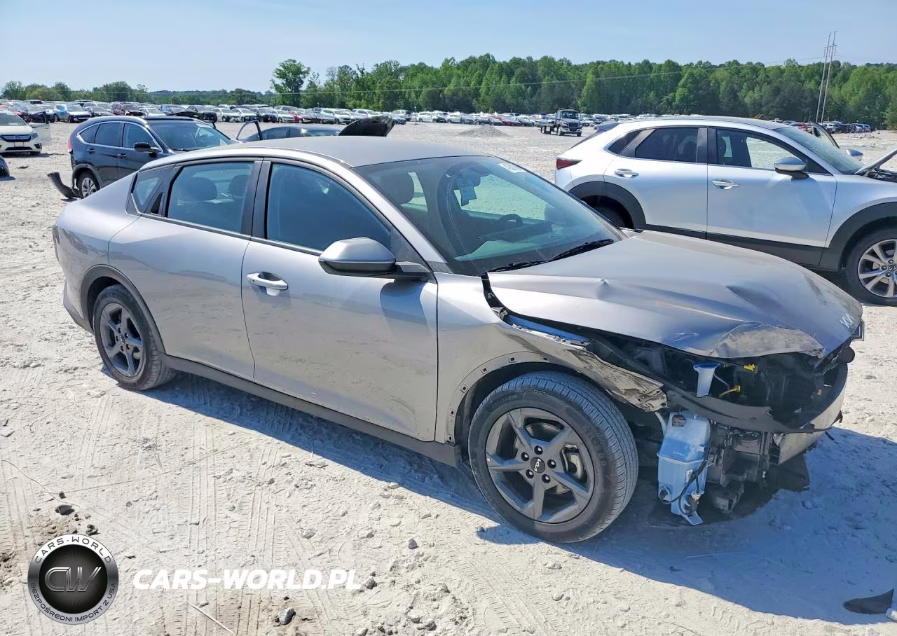 2025 Kia K4 Lxs VIN:3KPFT4DE0SE007085 - 4