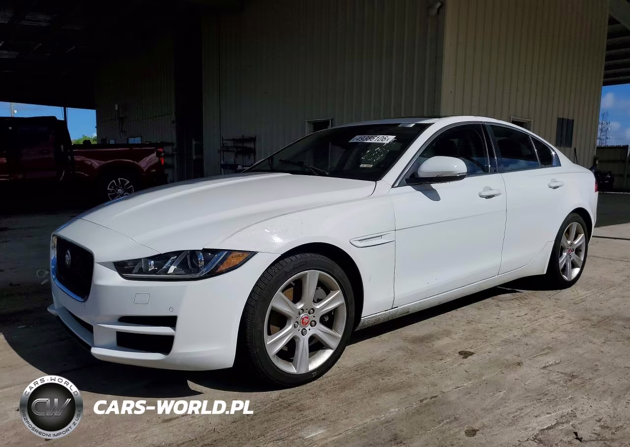 2017 Jaguar Xe Prestige