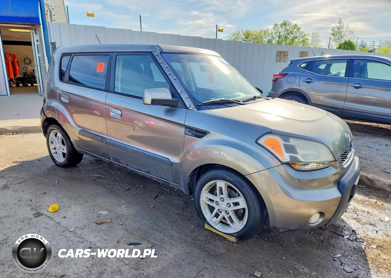 2010 Kia Soul + VIN:KNDJT2A27A7035473 - 4