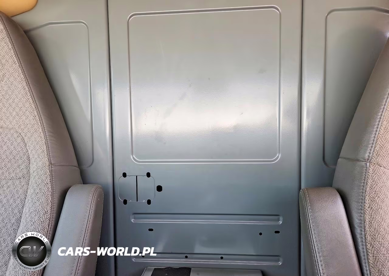2021 Chev Express G2500 VIN:1GCWGAFP7M1312400 - 10