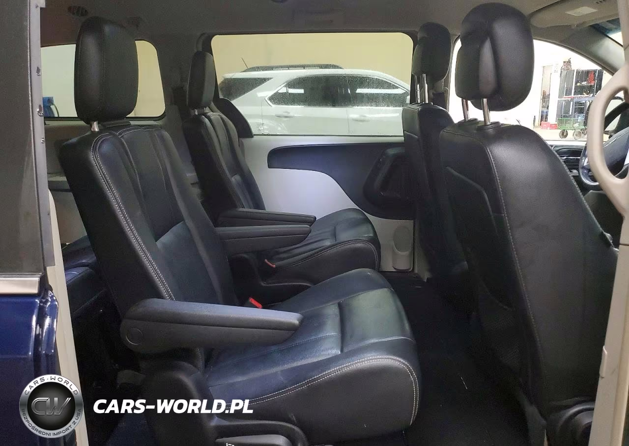 2014 Chrysler Town & Country Touring VIN:2C4RC1BG6ER387178 - 11