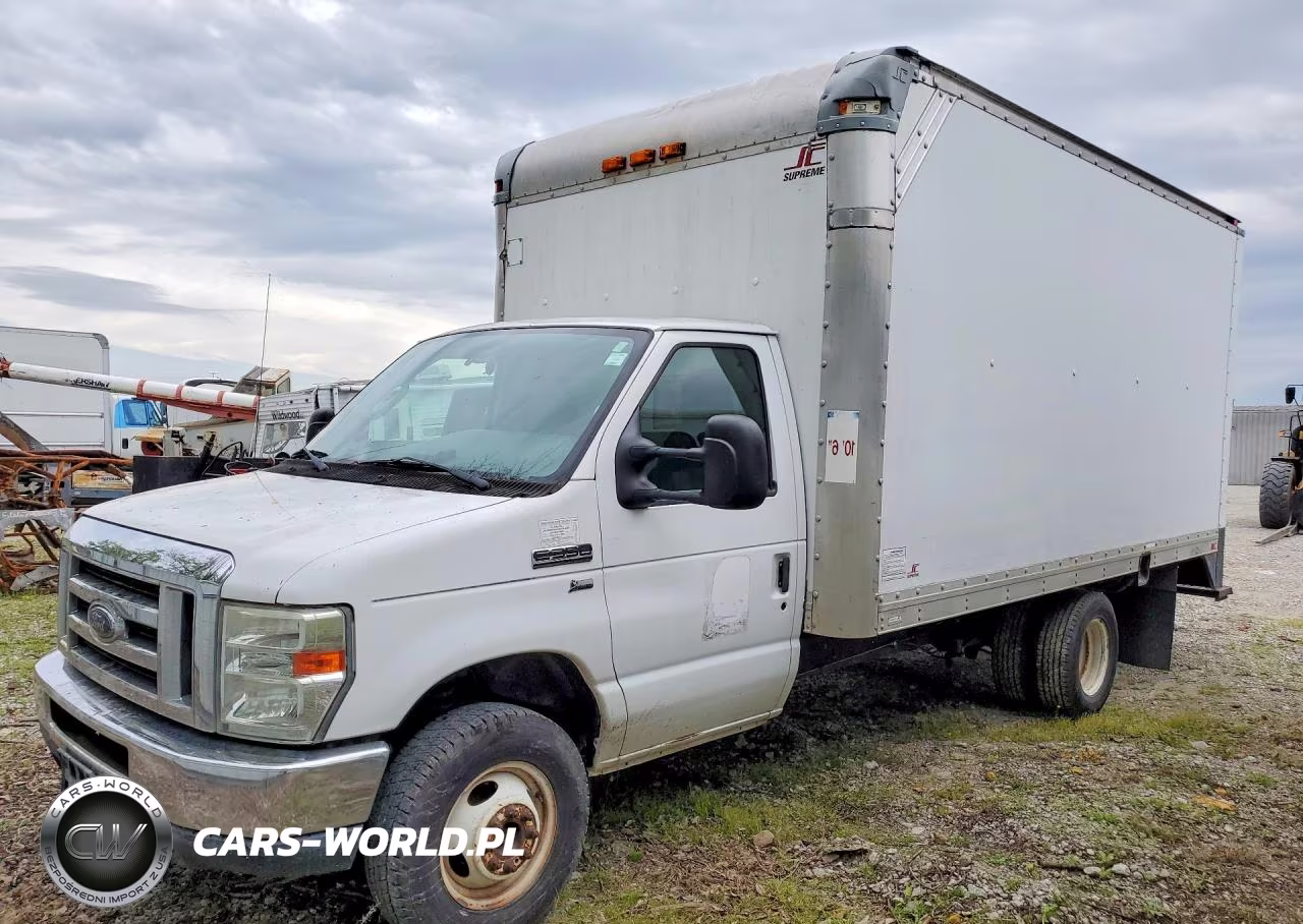 2013 Ford E350 Box Truck