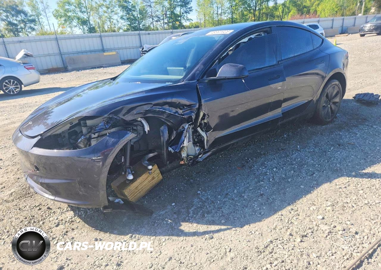 2025 Tesla Model 3 – zdjęcie 1 z 13