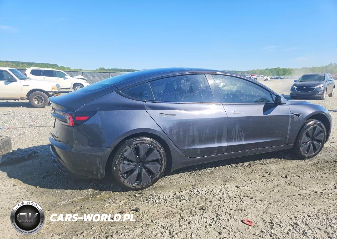 2025 Tesla Model 3 VIN:5YJ3E1EA0SF061472 - 3