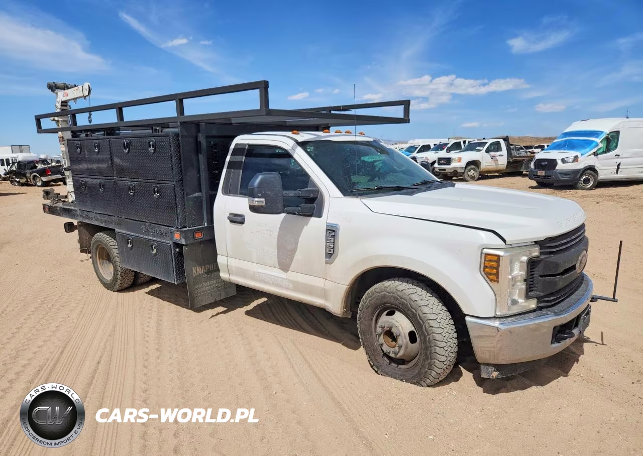 2019 Ford F350 Super Duty Utility - Service Truck VIN:1FDRF3G64KEG06968 - 4