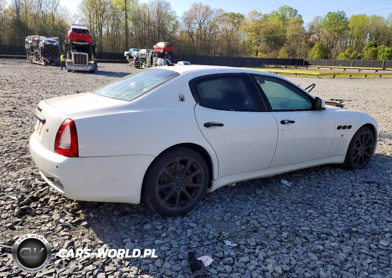 2010 Maserati Quattroporte S VIN:ZAM39JKA9A0050701 - 3