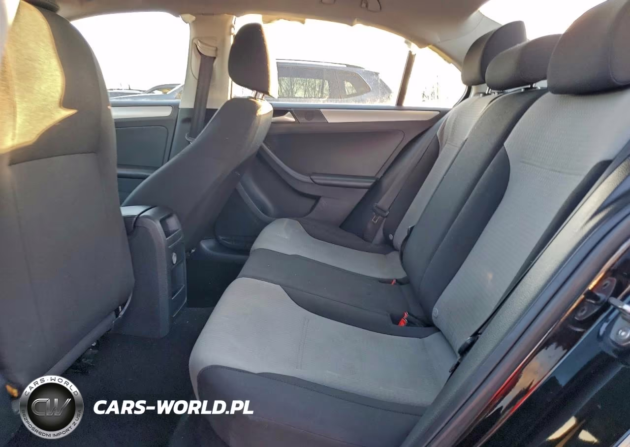 2018 Volkswagen Jetta VIN:3VW2B7AJ4JM210700 - 10