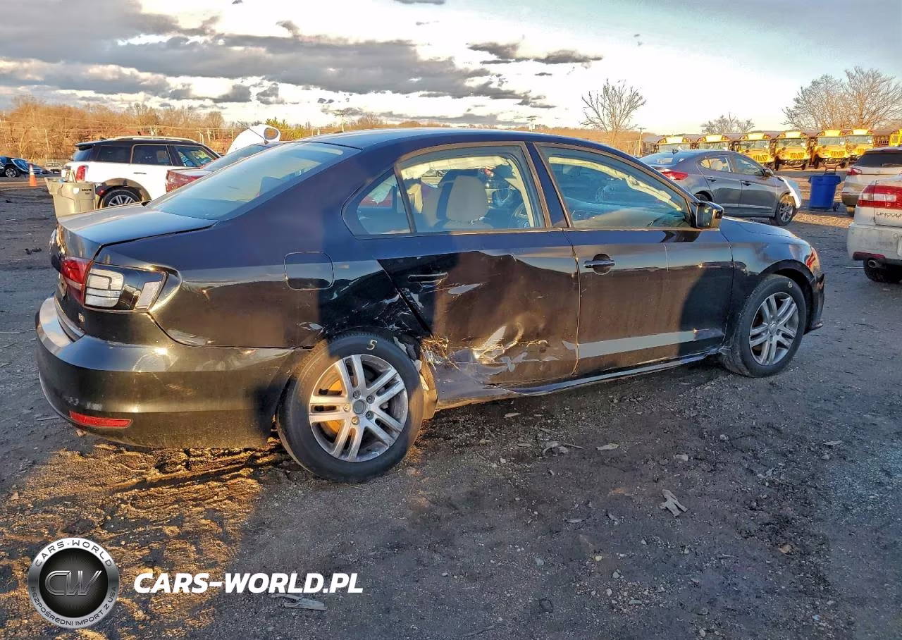 2018 Volkswagen Jetta VIN:3VW2B7AJ4JM210700 - 3