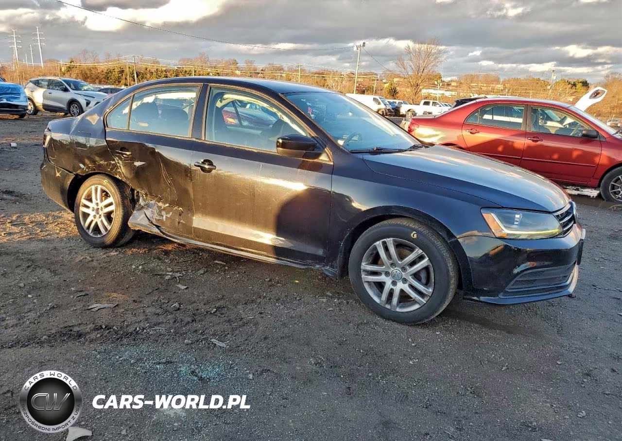 2018 Volkswagen Jetta VIN:3VW2B7AJ4JM210700 - 4