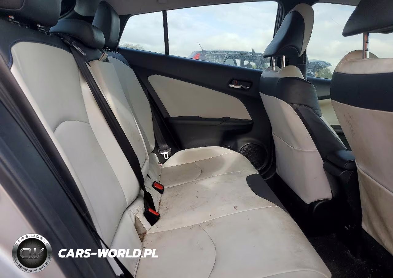 2016 Toyota Prius Three Touring VIN:JTDKARFU5G3513130 - 10