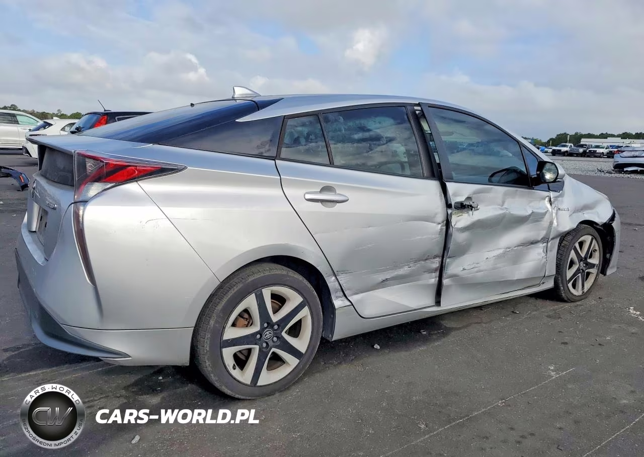 2016 Toyota Prius Three Touring VIN:JTDKARFU5G3513130 - 3