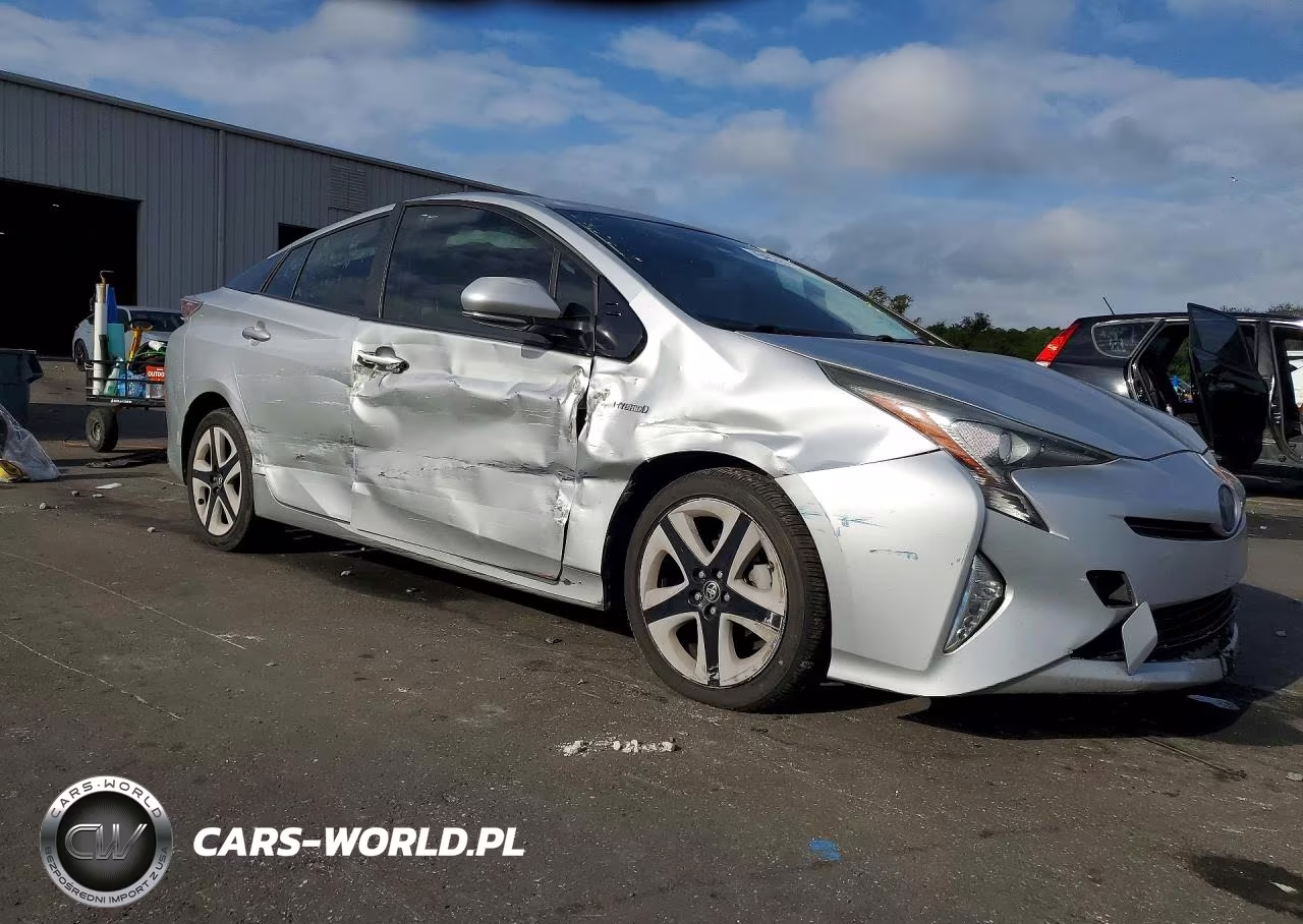 2016 Toyota Prius Three Touring VIN:JTDKARFU5G3513130 - 4