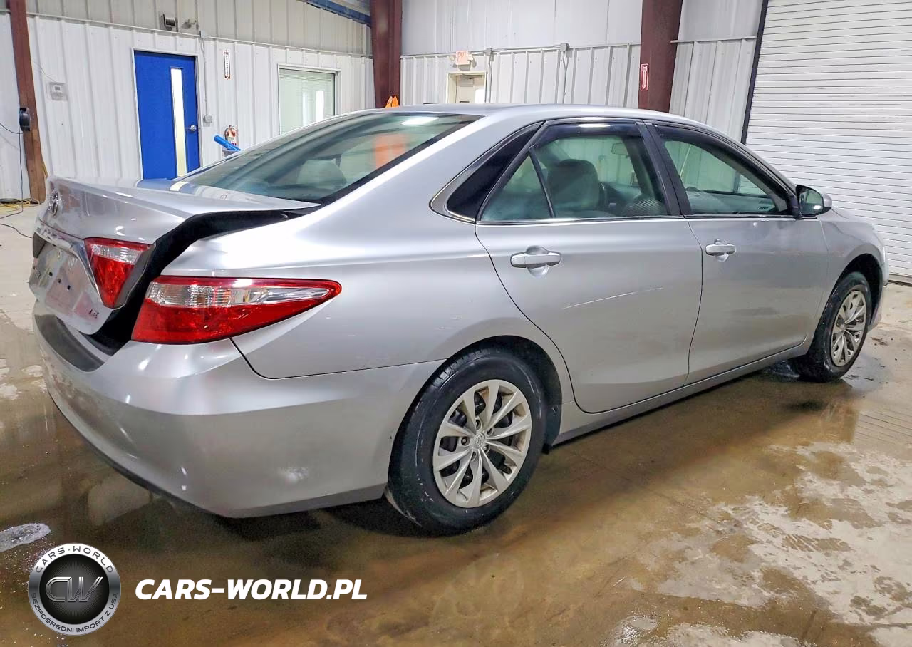2017 Toyota Camry Le VIN:4T1BF1FK6HU790619 - 3