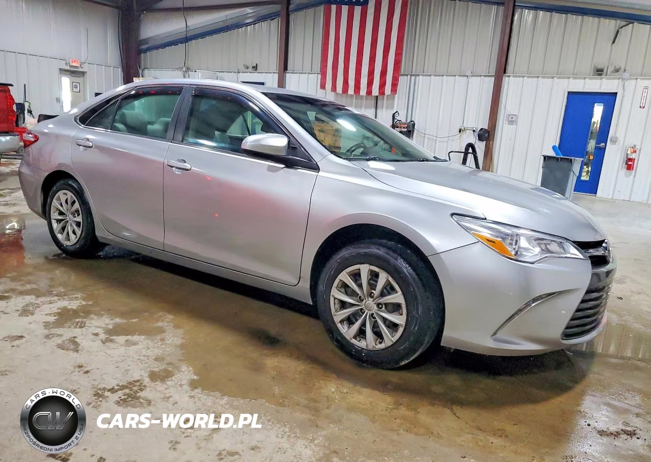 2017 Toyota Camry Le VIN:4T1BF1FK6HU790619 - 4