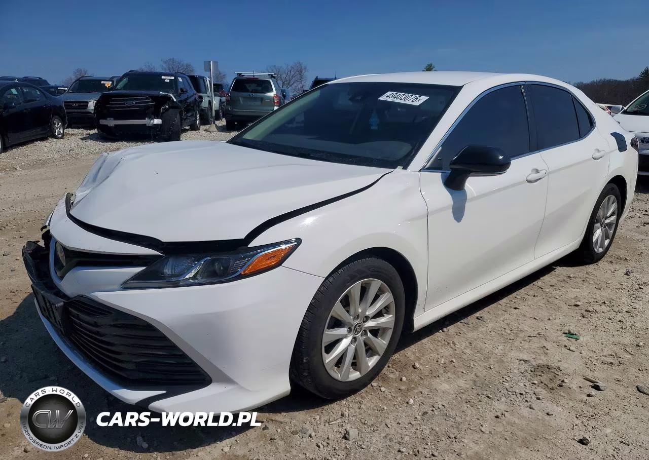2020 Toyota Camry Le – zdjęcie 1 z 12