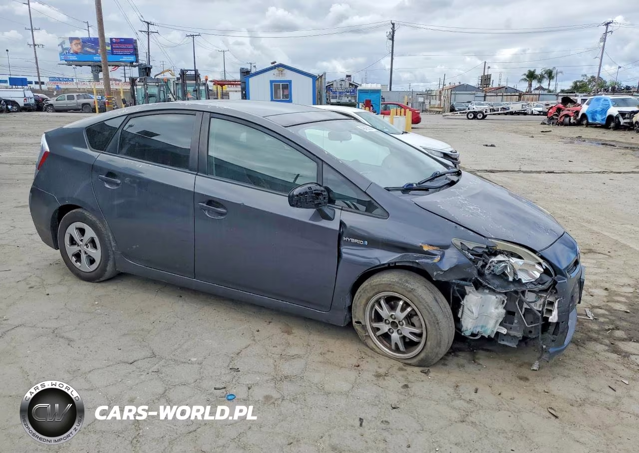 2010 Toyota Prius Iii VIN:JTDKN3DU8A0182461 - 4