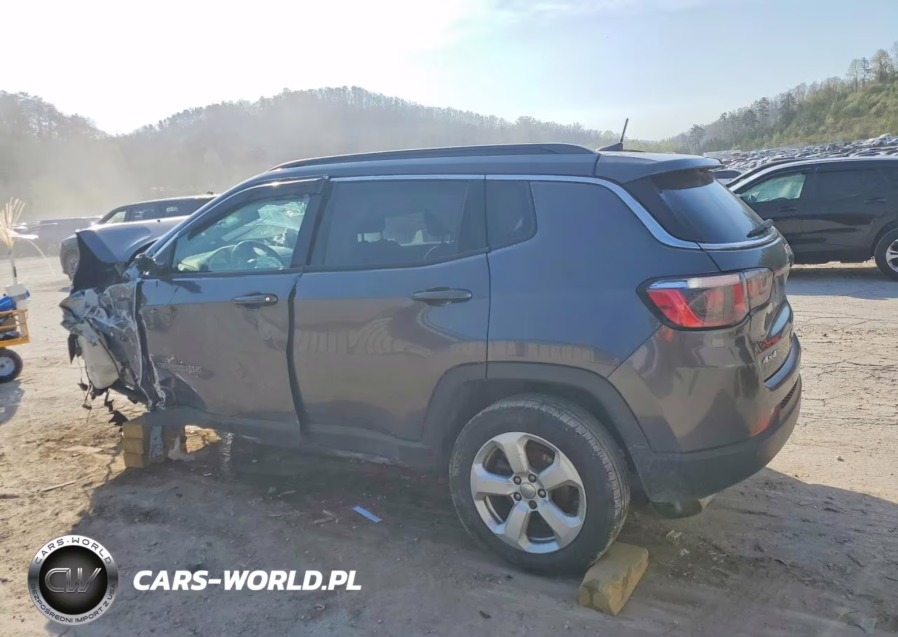 2018 Jeep Compass Latitude VIN:3C4NJDBB4JT359705 - 2