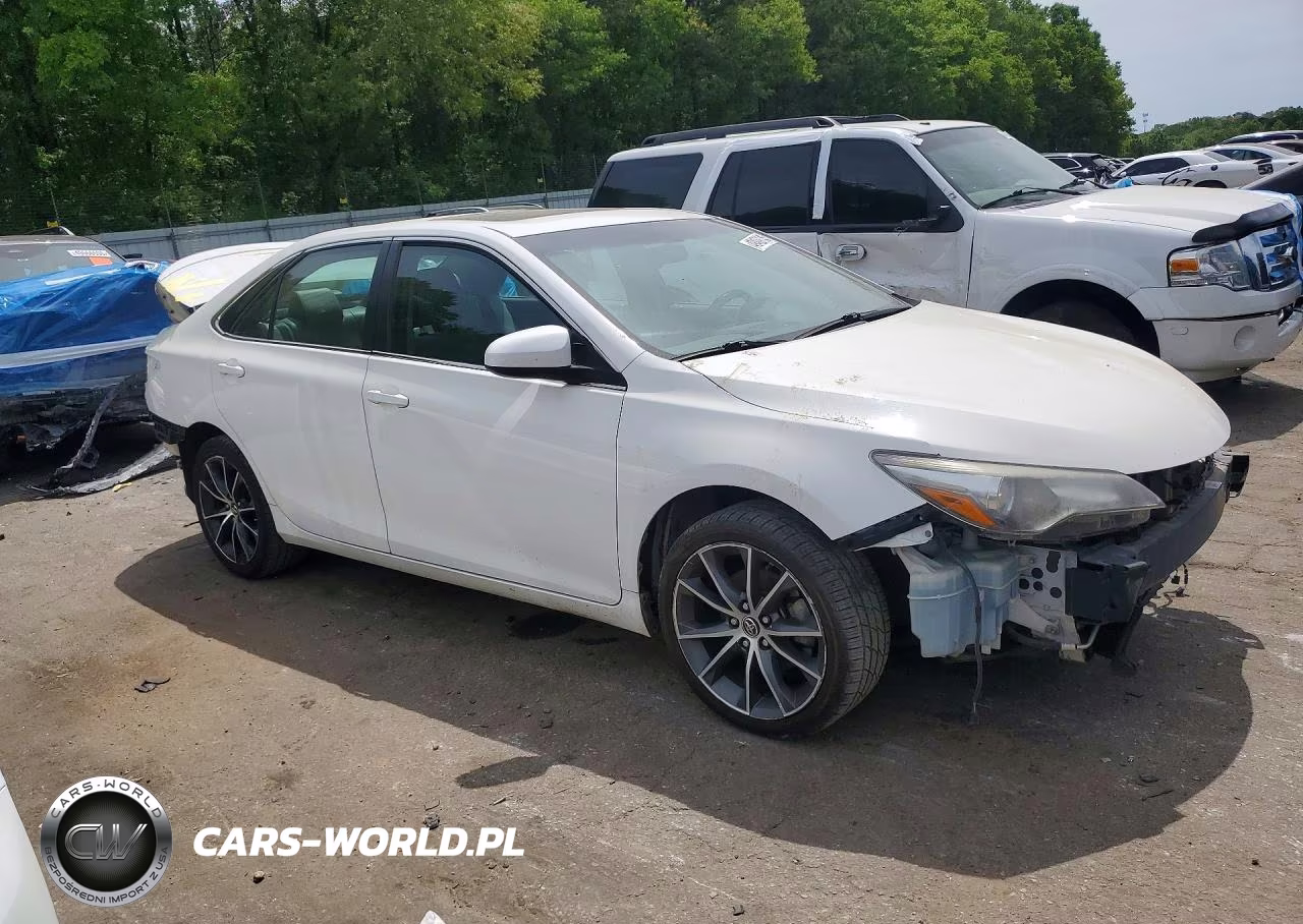 2016 Toyota Camry Xse VIN:4T1BF1FK8GU528826 - 4