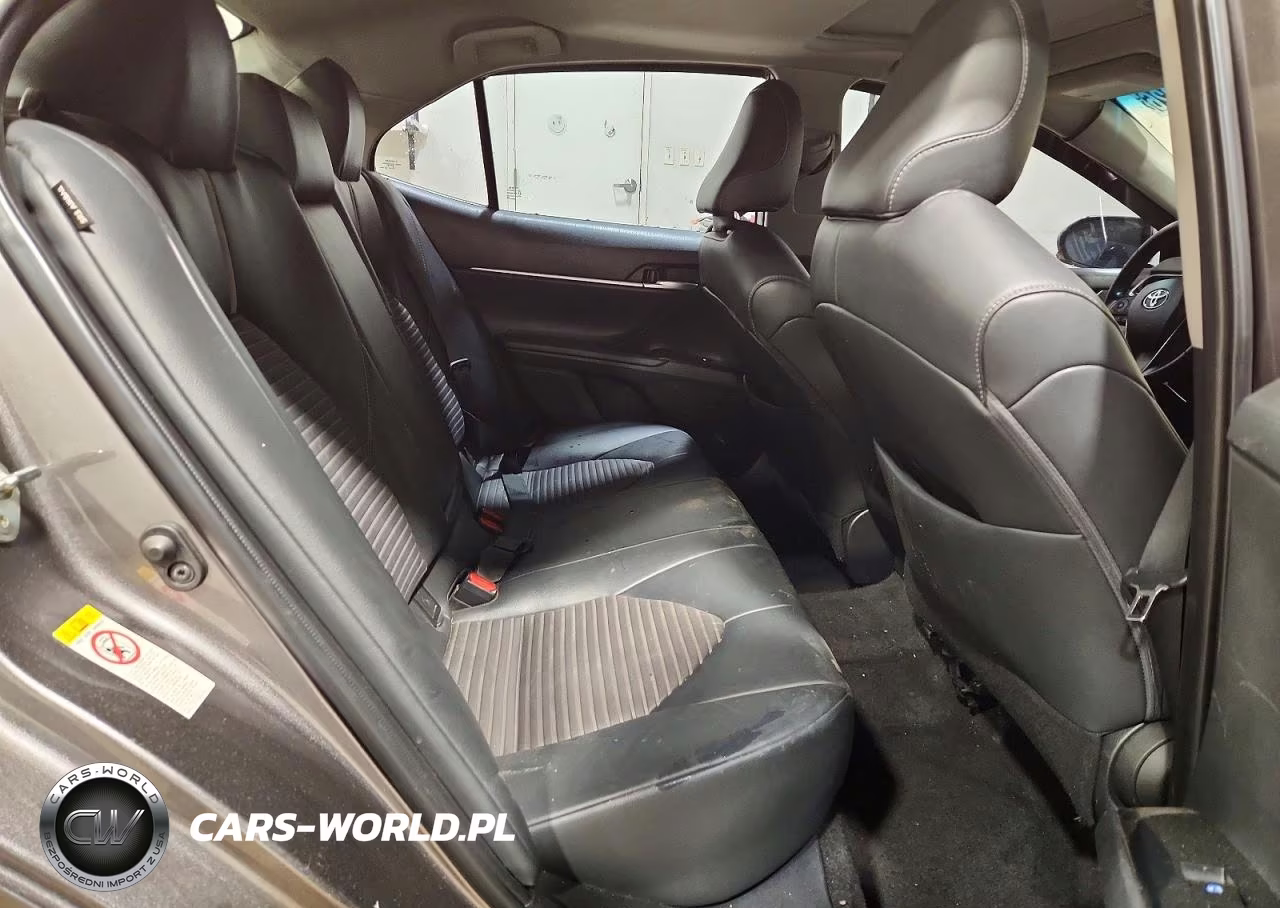 2019 Toyota Camry Se VIN:4T1B11HK8KU173144 - 10
