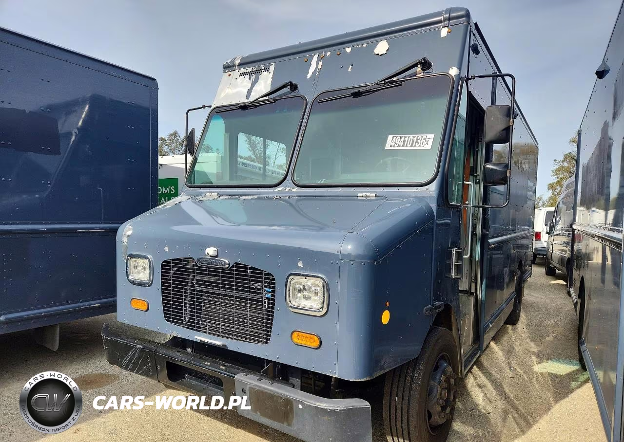 2020 Freightliner Chassis M Line Walk-In Van