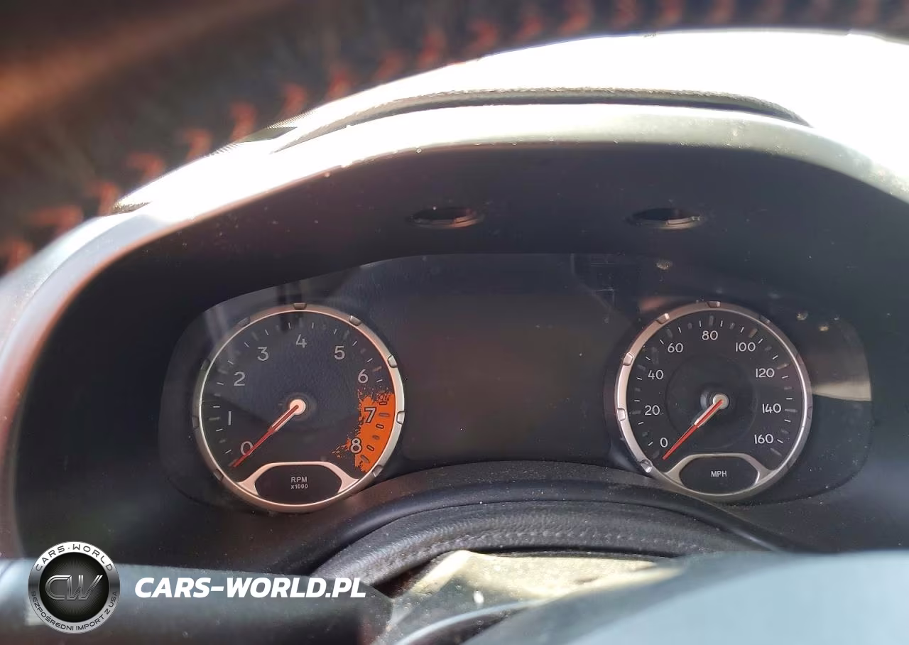 2018 Jeep Renegade Trailhawk VIN:ZACCJBCB3JPH97648 - 9