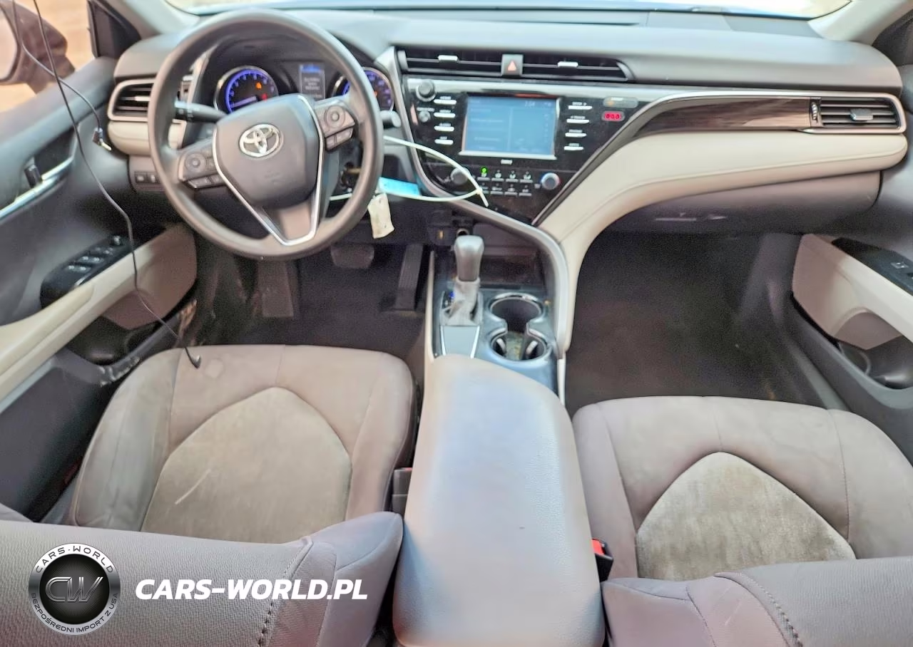 2020 Toyota Camry Le VIN:4T1C11AK4LU878541 - 8