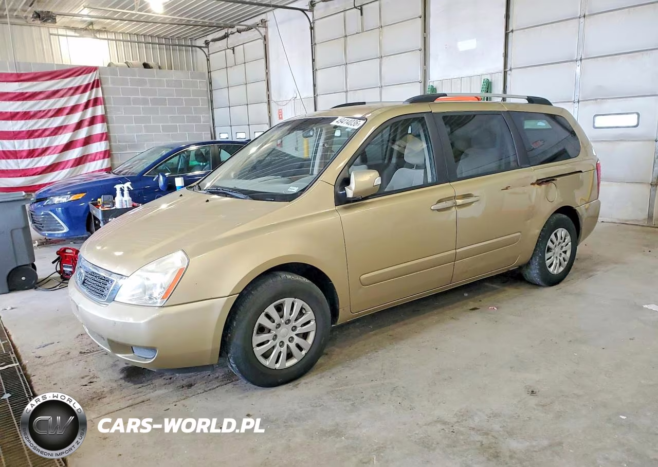 2011 Kia Sedona Lx