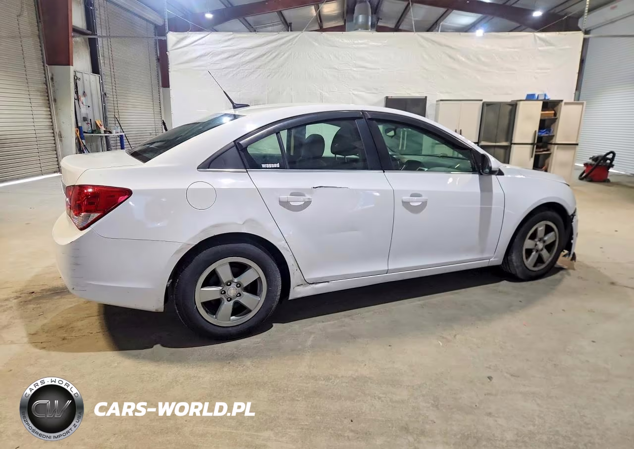 2014 Chevrolet Cruze Lt VIN:1G1PC5SB6E7328466 - 3