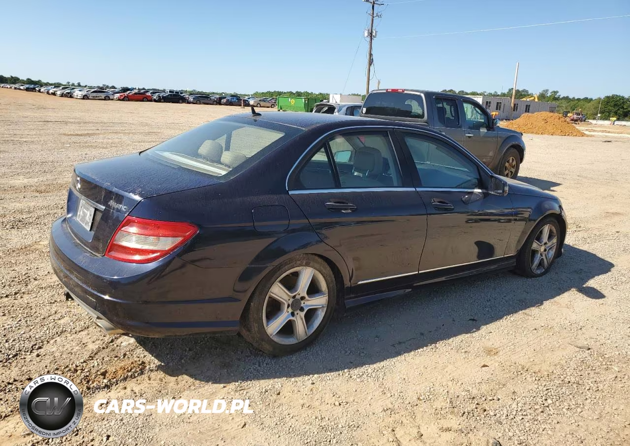 2011 Mercedes-Benz C 300 4Matic VIN:WDDGF8BB6BR138785 - 3