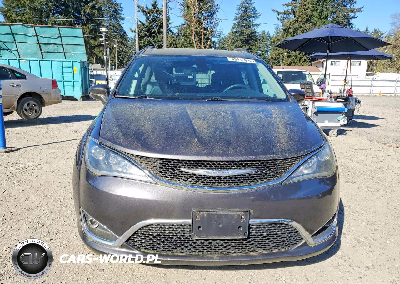 2017 Chrysler Pacifica Touring L VIN:2C4RC1BG5HR621816 - 5