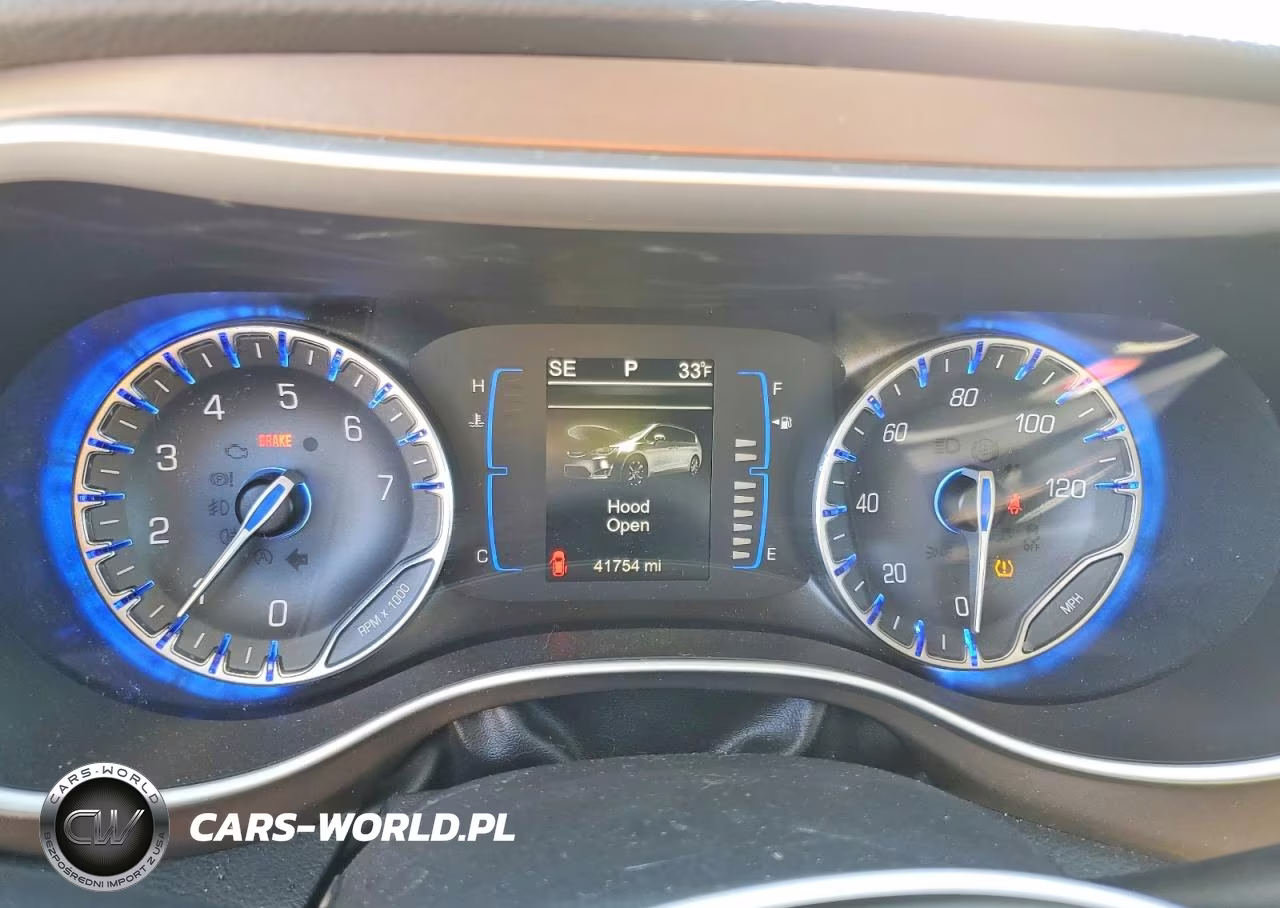 2017 Chrysler Pacifica Touring L VIN:2C4RC1BG5HR621816 - 9