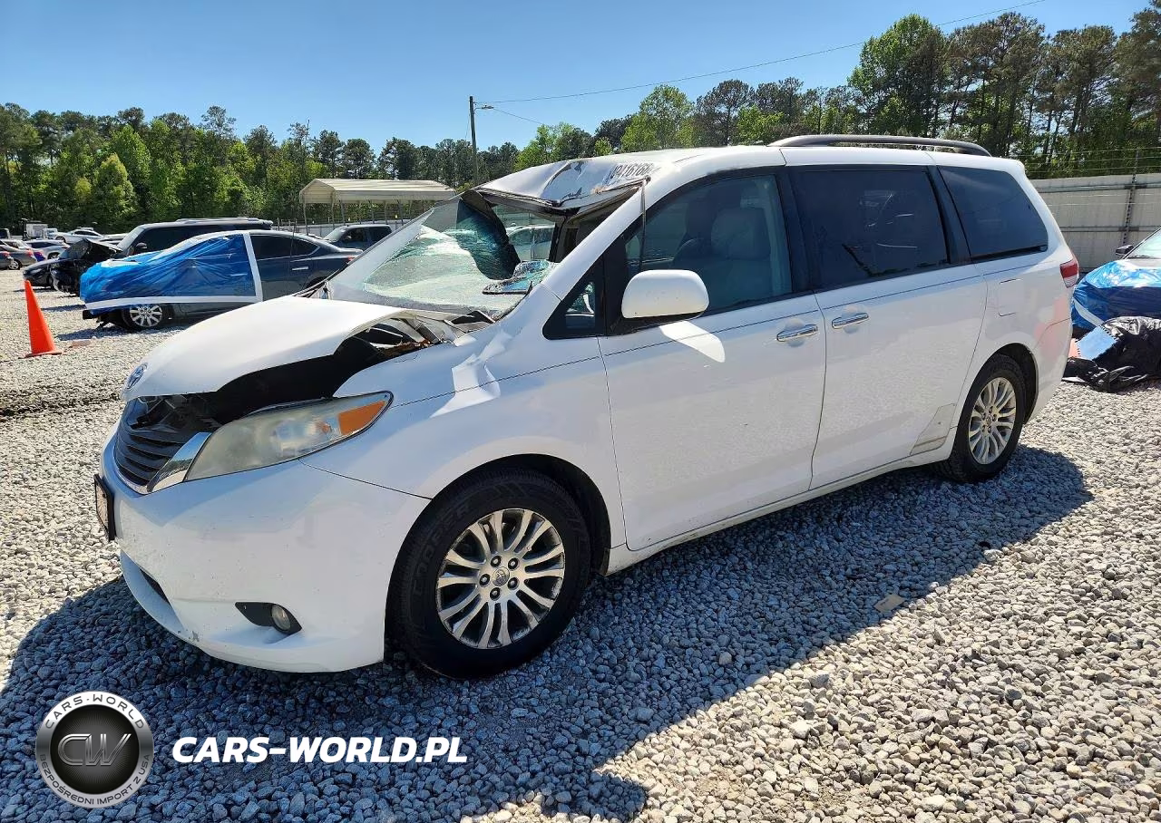 2013 Toyota Sienna Xle 8-Passenger
