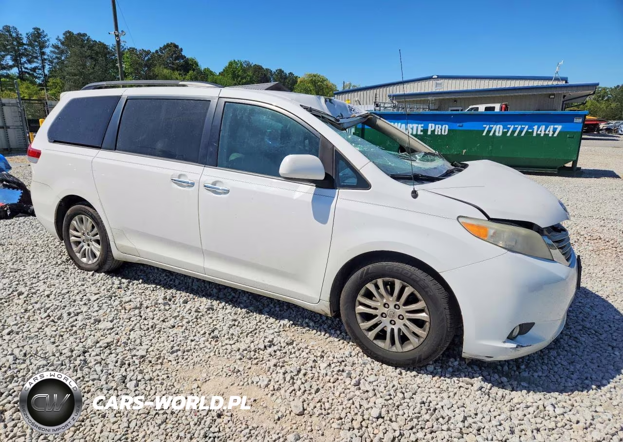 2013 Toyota Sienna Xle 8-Passenger VIN:5TDYK3DC6DS346429 - 4