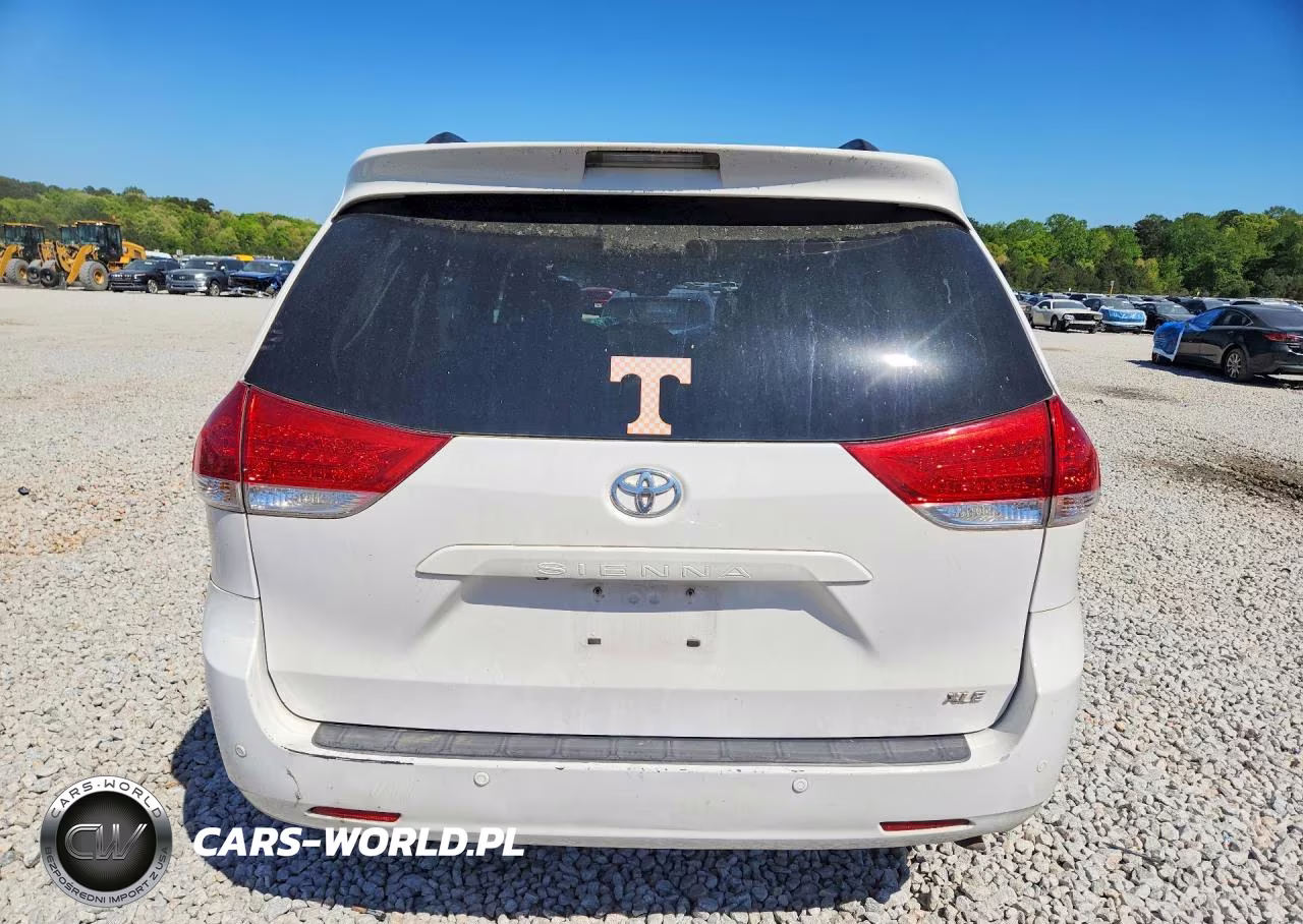 2013 Toyota Sienna Xle 8-Passenger VIN:5TDYK3DC6DS346429 - 6