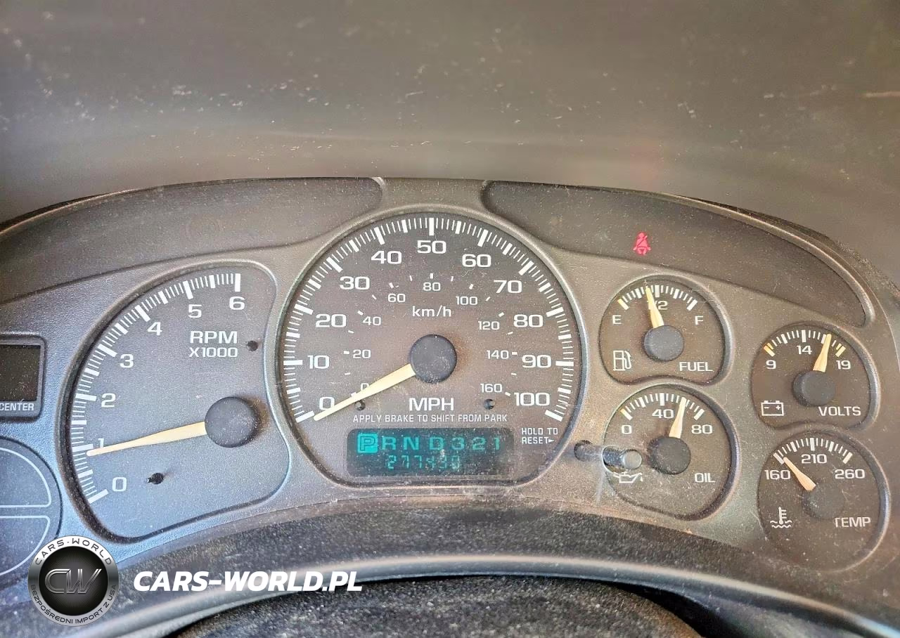 2001 Chevrolet Silverado C1500 VIN:2GCEC19T111343387 - 9