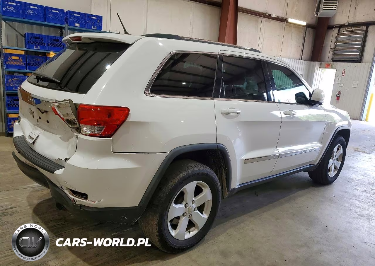 2013 Jeep Grand Cherokee Laredo VIN:1C4RJEAG6DC589184 - 3